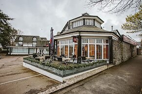 Palm Court Hotel