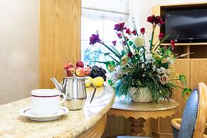 Nayland Hotel