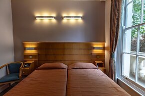 Nayland Hotel