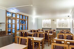 Nayland Hotel