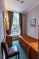 Nayland Hotel