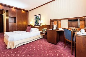 Best Western Premier Grand Hotel Russischer Hof