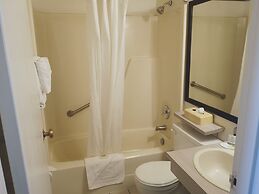 Travelodge by Wyndham Edmonton West