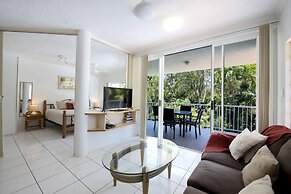 Golden Sands Beachfront Apartment Resort