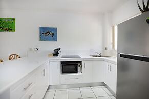 Golden Sands Beachfront Apartment Resort