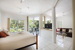 Golden Sands Beachfront Apartment Resort