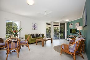 Golden Sands Beachfront Apartment Resort