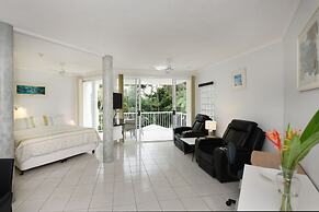 Golden Sands Beachfront Apartment Resort