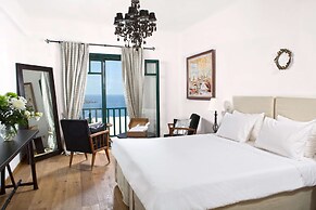 Tharroe of Mykonos