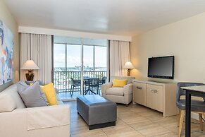 DiamondHead Beach Resort