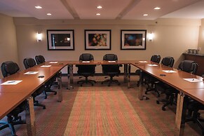 Four Points by Sheraton Winnipeg South