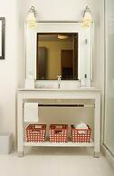 Four Points by Sheraton Winnipeg South
