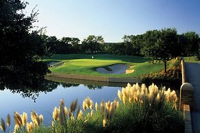 The Ritz-Carlton Dallas, Las Colinas