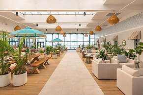 Ashore Oceanfront Hotel by Marriott