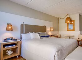 Ashore Oceanfront Hotel by Marriott