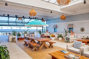 Ashore Oceanfront Hotel by Marriott