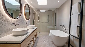 InterContinental Sanctuary Cove Resort by IHG