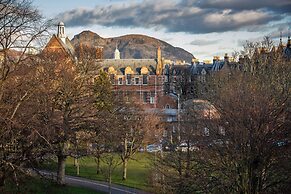 JA The Bruntsfield - Edinburgh