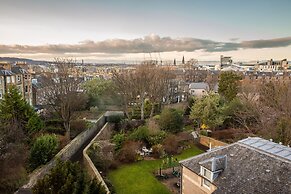 JA The Bruntsfield - Edinburgh