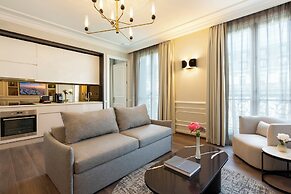 La Clef Tour Eiffel Paris by The Crest Collection