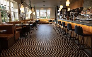 Strathaven Hotel