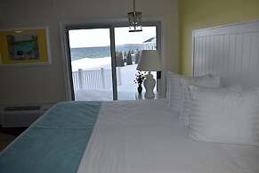 Breakers Resort & Beach Bar