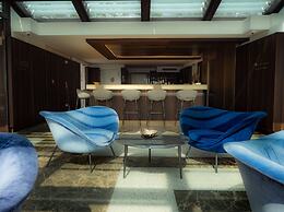De Bonart Naples, Curio Collection by Hilton