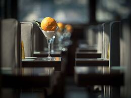 De Bonart Naples, Curio Collection by Hilton