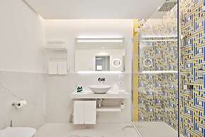 De Bonart Naples, Curio Collection by Hilton