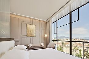 De Bonart Naples, Curio Collection by Hilton