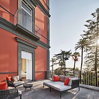 De Bonart Naples, Curio Collection by Hilton