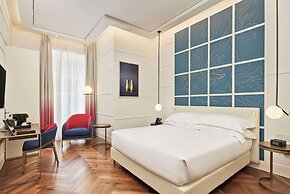 De Bonart Naples, Curio Collection by Hilton