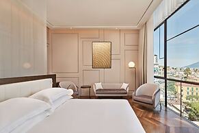 De Bonart Naples, Curio Collection by Hilton