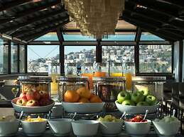 De Bonart Naples, Curio Collection by Hilton