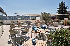 De Bonart Naples, Curio Collection by Hilton