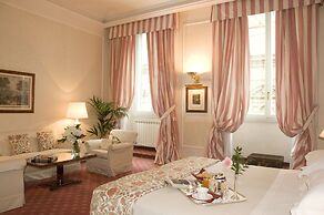 Hotel De La Ville