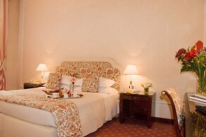 Hotel De La Ville