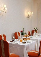 Hotel De La Ville