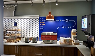 Holiday Inn Express Windsor Waterfront by IHG