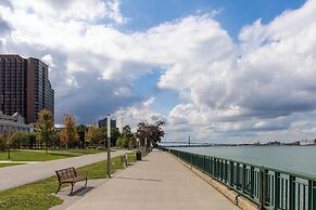 Holiday Inn Express Windsor Waterfront by IHG