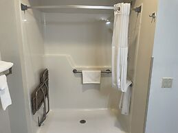 Quality Inn & Suites Longview Kelso