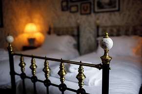 Crown Hotel