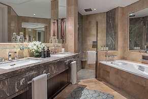 Four Seasons Hotel Singapore