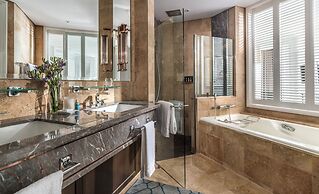 Four Seasons Hotel Singapore