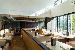 Sandman Signature Vancouver Downtown Hotel