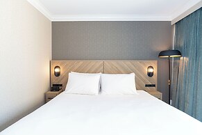 Sandman Signature Vancouver Downtown Hotel