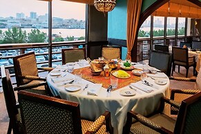 Radisson Blu Hotel, Dubai Deira Creek