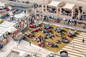 Radisson Blu Hotel, Dubai Deira Creek