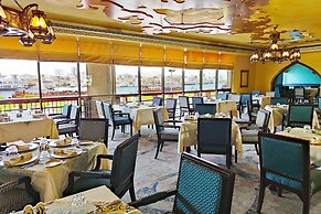 Radisson Blu Hotel, Dubai Deira Creek