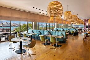 Radisson Blu Hotel, Dubai Deira Creek